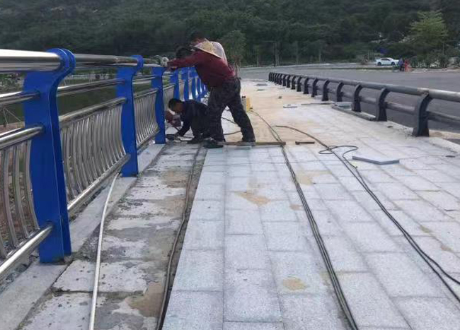 公路桥梁护栏